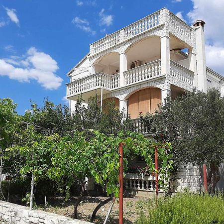 Apartments And Rooms With Parking Space Kastel Stafilic, Kastela - 18673 Dış mekan fotoğraf